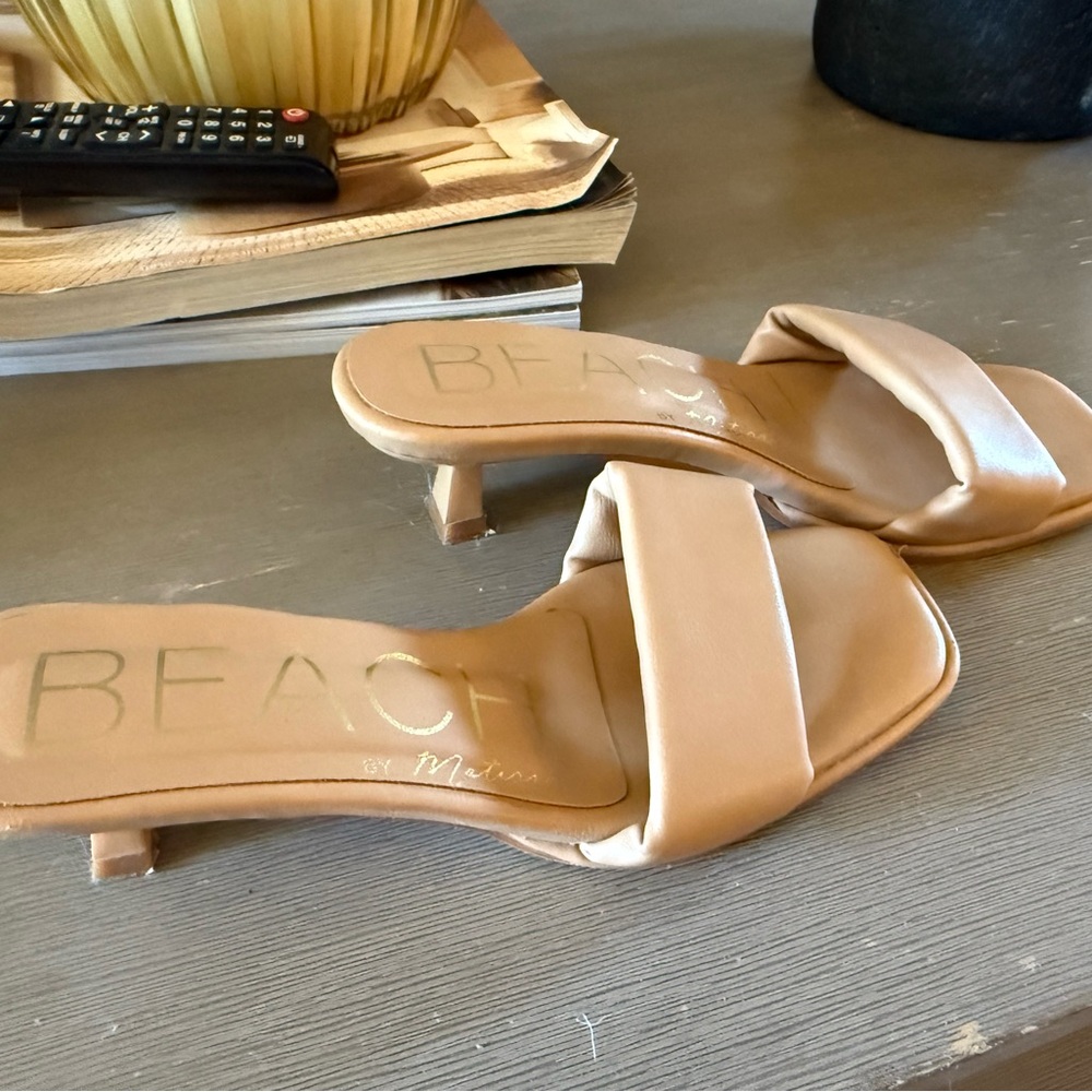 Women's Tan Slide Sandals